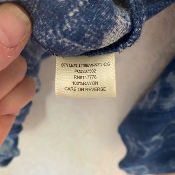 Foxy Love stitch rayon blouse. - Picture 2 of 6